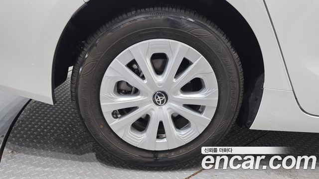 Toyota Prius 4-го поколения 1.8 - фото 4