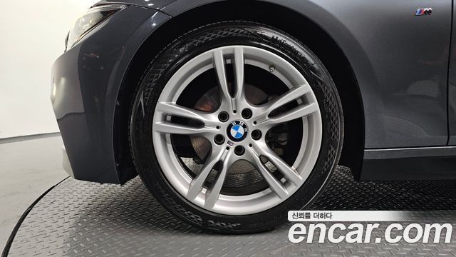 BMW 3-Series F30 330i M Sport Shadow - фото 4