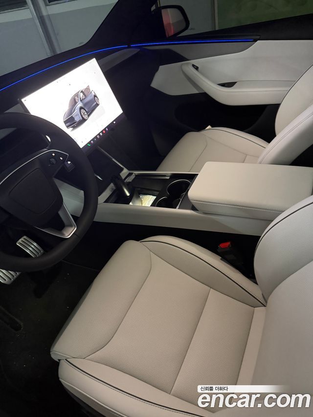 Tesla Model Y L Long Range AWD - фото 3
