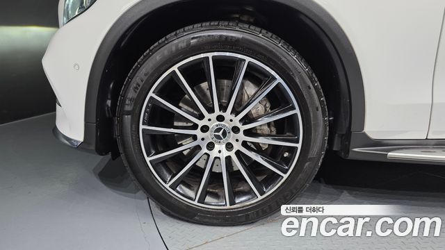 Mercedes-Benz GLC-Class X253 GLC300 4MATIC AMG Line - фото 4