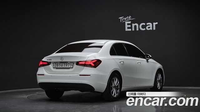 Mercedes-Benz A-Class W177 A220 Sedan - фото 1