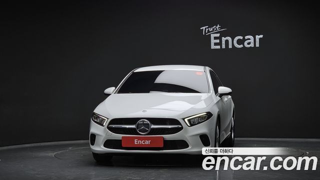 Mercedes-Benz A-Class W177 A220 Sedan - фото 2