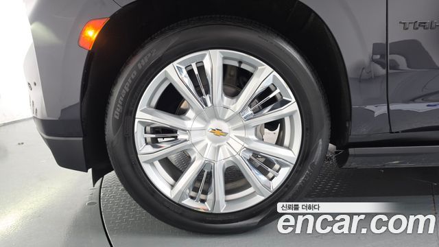 Chevrolet (GM Daewoo) Tahoe 6.2 Dark Knight 4WD - фото 3