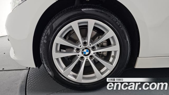 BMW 3-Series F30 320d - фото 3