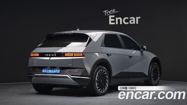 Hyundai Ioniq5 Long Range AWD E-Lite - фото 1