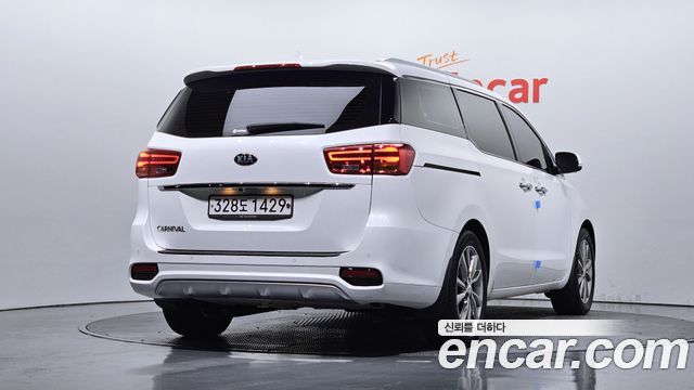 Kia Carnival Новый Gasoline 9-Seater Noblesse Special - фото 1