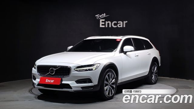 Volvo V90 B5 Ultimate AWD - фото 0
