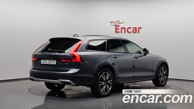 Volvo V90 T5 Pro AWD - фото 0