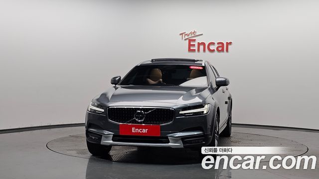 Volvo V90 T5 Pro AWD - фото 1