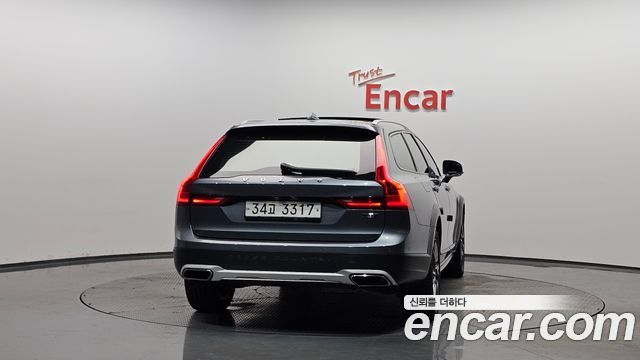 Volvo V90 T5 Pro AWD - фото 2