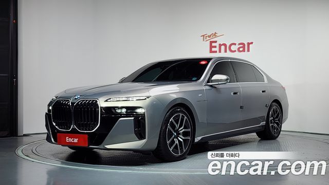 BMW 7-Series G70 740i sDrive M Sport - фото 2