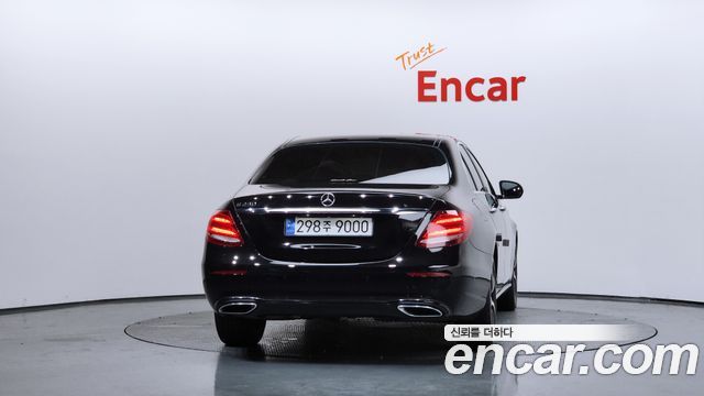 Mercedes-Benz E-Class W213 E250 Avantgarde - фото 3