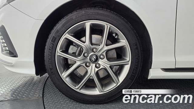 Hyundai Sonata 2.0 Turbo Exclusive - фото 3