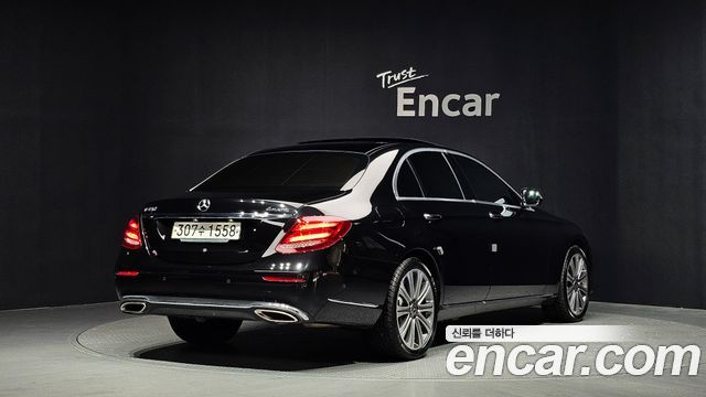 Mercedes-Benz E-Class W213 E450 4MATIC Exclusive - фото 1