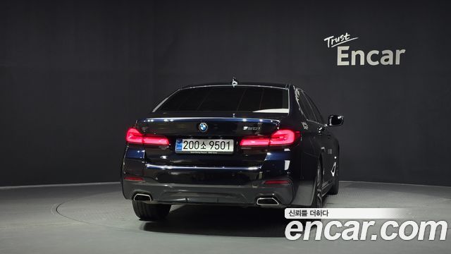 BMW 5-Series G30 520i M Sport - фото 3