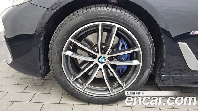 BMW 5-Series G30 520i M Sport - фото 4