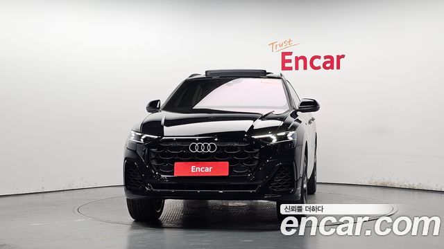 Audi Q8 55 TFSI Quattro Premium - фото 1