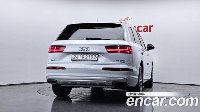 Audi Q7 45 TFSI Quattro - фото 3