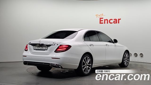 Mercedes-Benz E-Class W213 E300 4MATIC Avnatgarde - фото 1