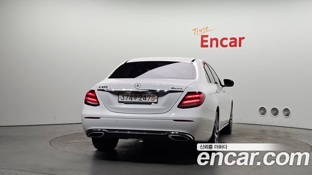 Mercedes-Benz E-Class W213 E300 4MATIC Avnatgarde - фото 3
