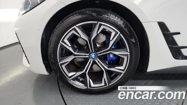 BMW i4 eDrive40 M Sports Pro - фото 4