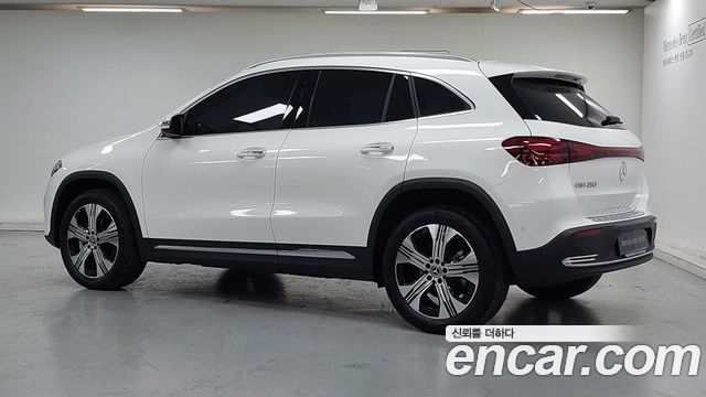 Mercedes-Benz EQA H243 EQA250 Progressive - фото 1
