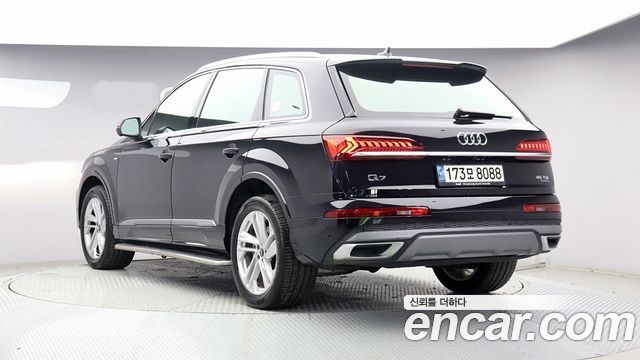 Audi Q7 45 TDI Quattro Premium - фото 1
