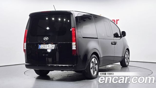 Hyundai Staria Tourer 9-Seater Modern - фото 0