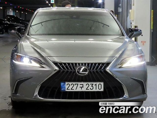 Lexus ES 7-го поколения Luxury Plus - фото 1