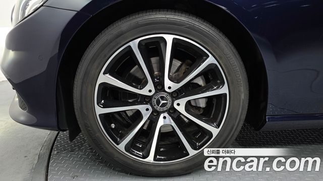 Mercedes-Benz E-Class W213 E250 Avantgarde - фото 4