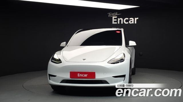 Tesla Model Y RWD - фото 2