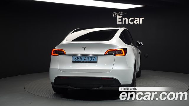 Tesla Model Y RWD - фото 3