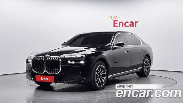 BMW 7-Series G70 740i xDrive M Sport - фото 0