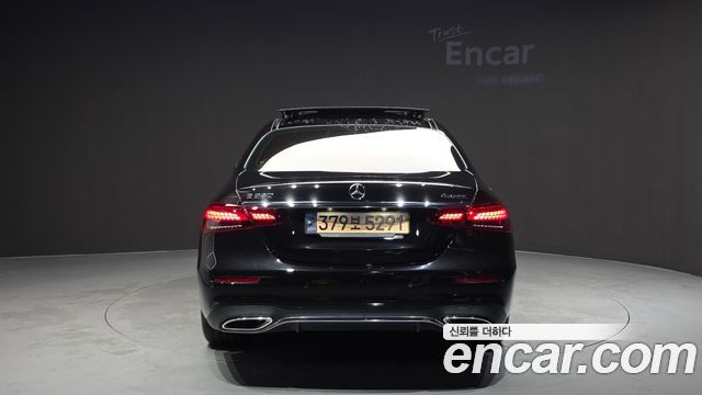 Mercedes-Benz E-Class W213 E350 4MATIC AMG Line - фото 3