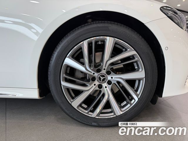 Mercedes-Benz E-Class W214 E220d 4MATIC Exclusive - фото 4