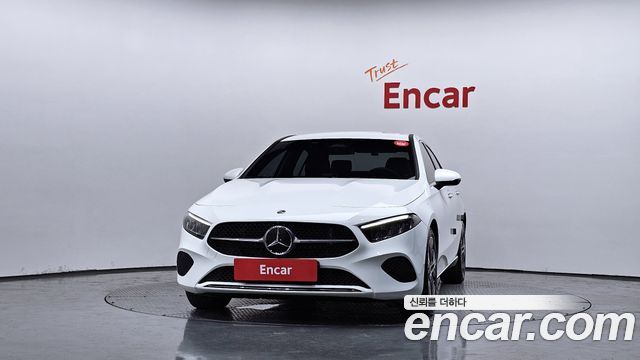Mercedes-Benz A-Class W177 A220 Sedan - фото 2