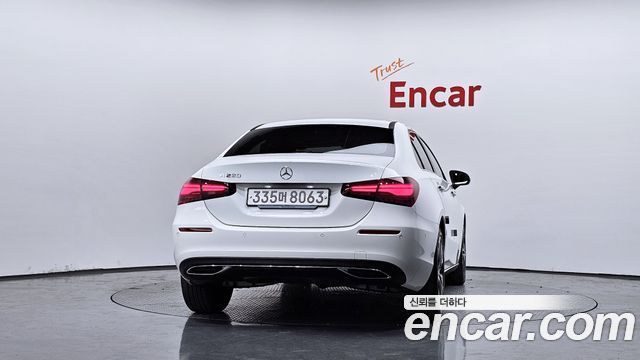 Mercedes-Benz A-Class W177 A220 Sedan - фото 3