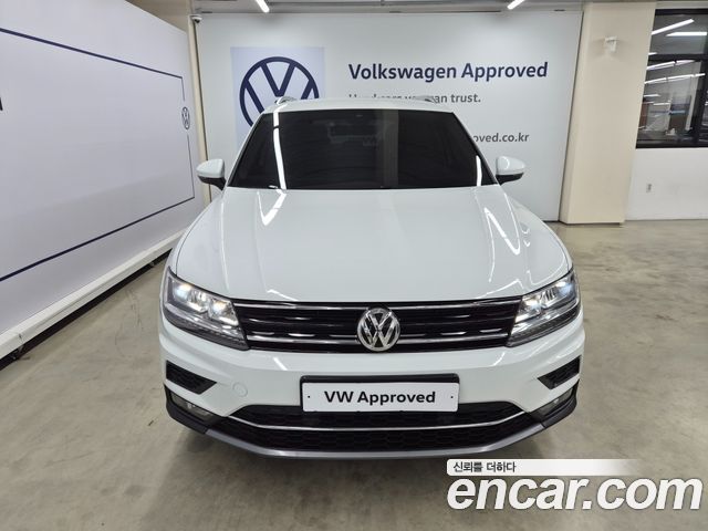 Volkswagen Tiguan 2-го поколения 2.0 TDI Premium - фото 2