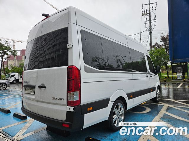 Hyundai Solati 15-seater Luxury - фото 3