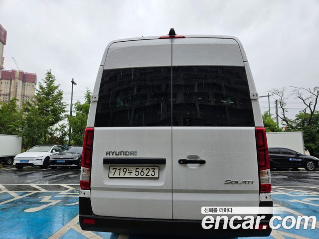 Hyundai Solati 15-seater Luxury - фото 4