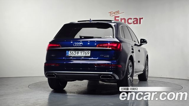 Audi Q5 FY 45 TFSI Quattro Premium - фото 3