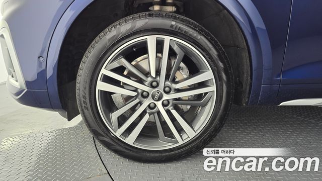 Audi Q5 FY 45 TFSI Quattro Premium - фото 4