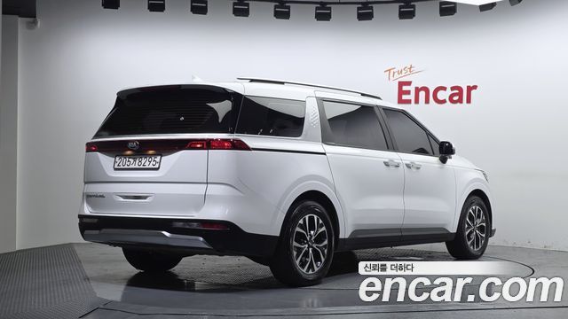 Kia Carnival 4-го поколения 9-Seater Prestige - фото 1