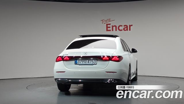 Mercedes-Benz E-Class W214 E200 Avantgarde - фото 2