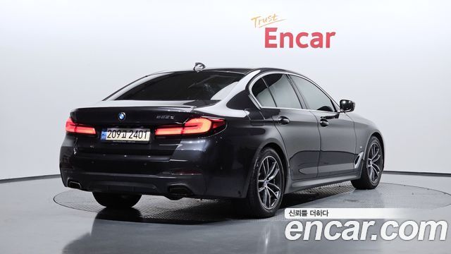 BMW 5-Series G30 523d M Sport - фото 1