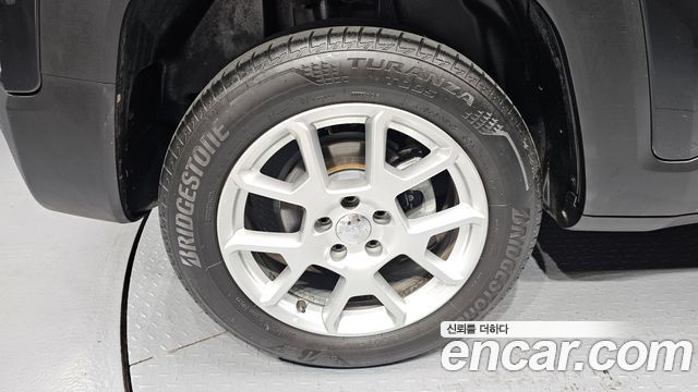 Jeep Renegade 2.4 Limited - фото 3