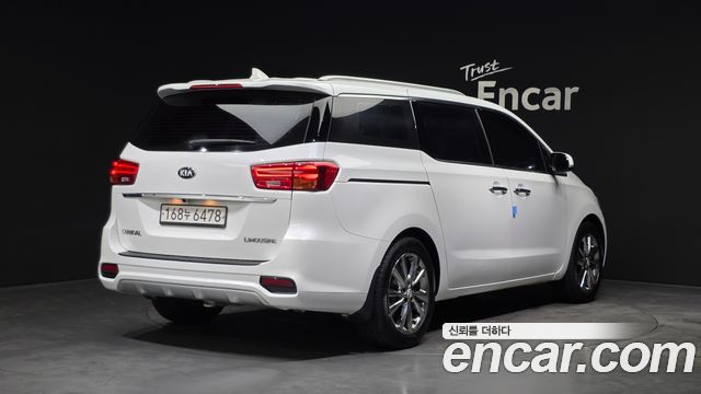 Kia Carnival Новый 7-Seater Limousine VIP - фото 1