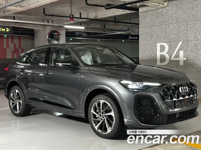 Audi Q5 40 TDI Quattro S Line Sportback - фото 1