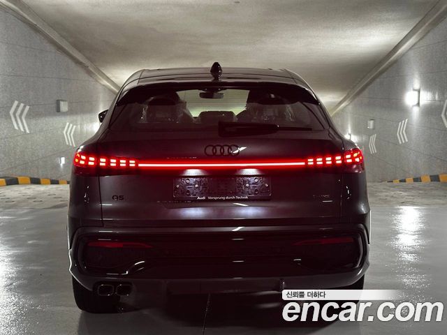 Audi Q5 40 TDI Quattro S Line Sportback - фото 3