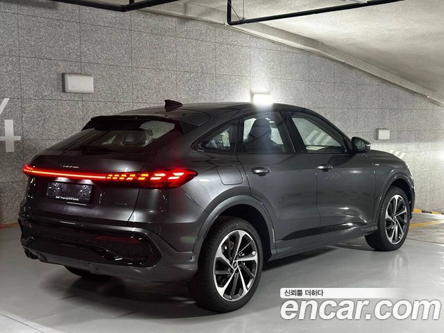 Audi Q5 40 TDI Quattro S Line Sportback - фото 4
